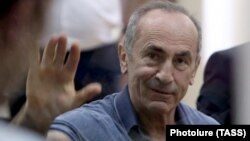 Former Armenian President Robert Kocharian gestures as he attends a court hearing in Yerevan, on September 20. (file photo)