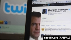 Russian Prime Minister Dmitry ​​Medvedev's Russian-language Twitter feed has more than 2.5 million followers.