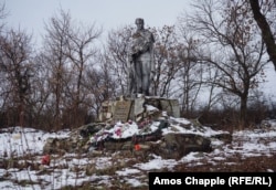 A Soviet-era war memorial in a frontline town in the Luhansk region on December 7.