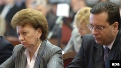 Zinaida Greceanii (left) and Marian Lupu watch as the Communists in parliament fail to muster the votes to elect Greceanii president.