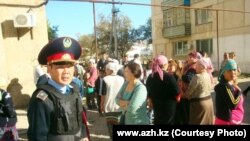 Kazakh police have sealed off and evacuated apartment blocks in the town of Kulsary.