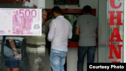 With the manat seemingly in free fall, Azerbaijan has experienced a surge in demand for foreign currency. (file photo)