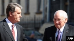 Ukrainian President Viktor Yushchenko (left) welcomes Vice President Dick Cheney to Kyiv.