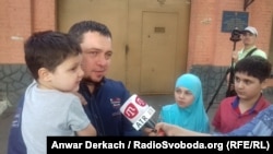 Ildar Valiyev talks to the media in Odesa after a court freed him in June 2017.