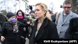 Navalny's personal doctor Anastasia Vasilyeva at the entrance of the penal colony where Aleksei Navalny is being held