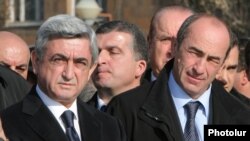 Former Armenian President Serzh Sarkisian (left) and his predecessor Robert Kocharian in 2008.