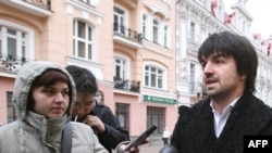 Lawyer Murad Musayev speaks to the press outside the court in Moscow.