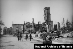 The ruined center of Tartu during World War II.