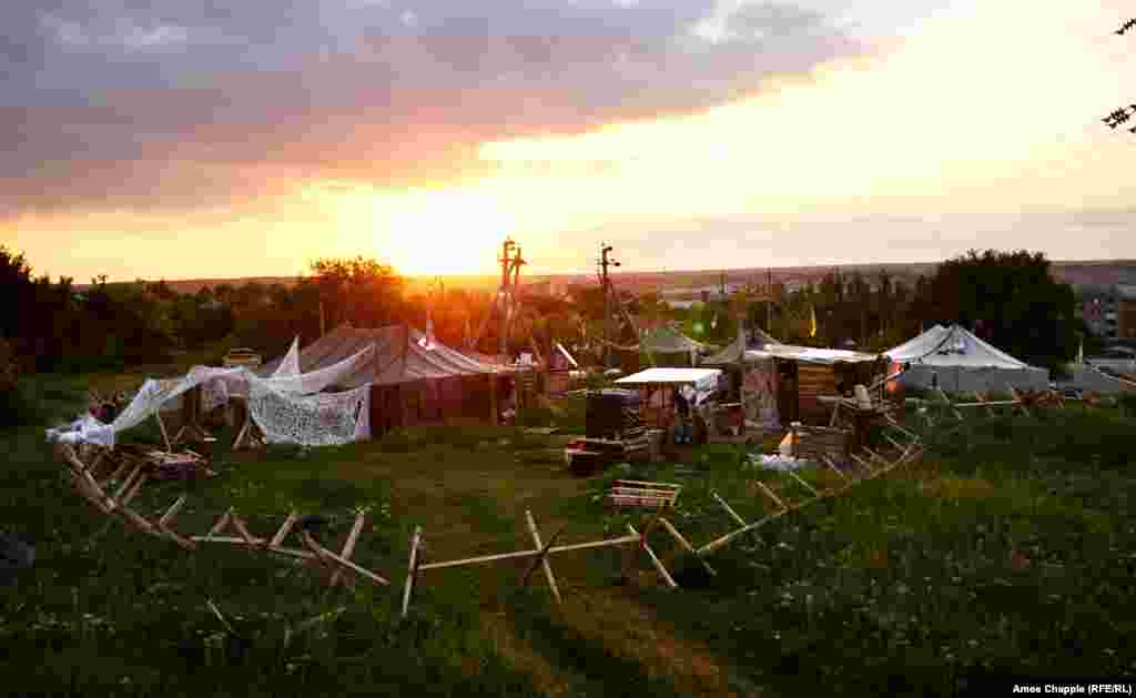 The blockaders&#39; camp at Bakhmut, a town around 30 kilometers from the front lines of the Ukrainian conflict. The blockade began here early this year when activists stepped out in front of a train hauling coal from separatist-held territory to the rest of Ukraine.