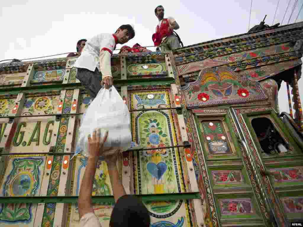 As Pakistani Floods Rage, Aid Is Slow To Come #6